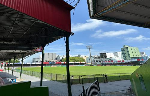 他们在追求梦想的过程中可能会遇到挫折和失败但正是这些经历让他们变得更加坚韧和成熟他们学会了如何面对困