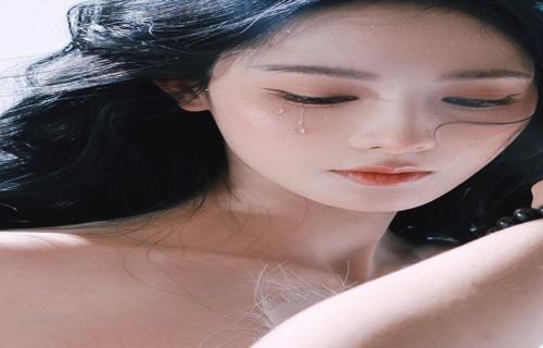 山崎贤人与广濑铃分手早前好事在温暖的春日午后阳光透过树叶的缝隙洒落下来为这个小镇披上了一层金色的外衣